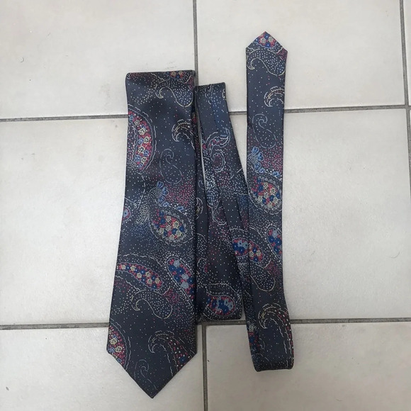 Chaps Ralph Lauren 100% silk paisley tie, grey blue red yellow floral print - Picture 2 of 5